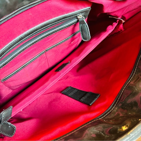 ADRIENNE VITTADINI OLIVE GREEN TOTE LAPTOP PATENT FAUX LEATHER BAG GREAT COND - Picture 5 of 10